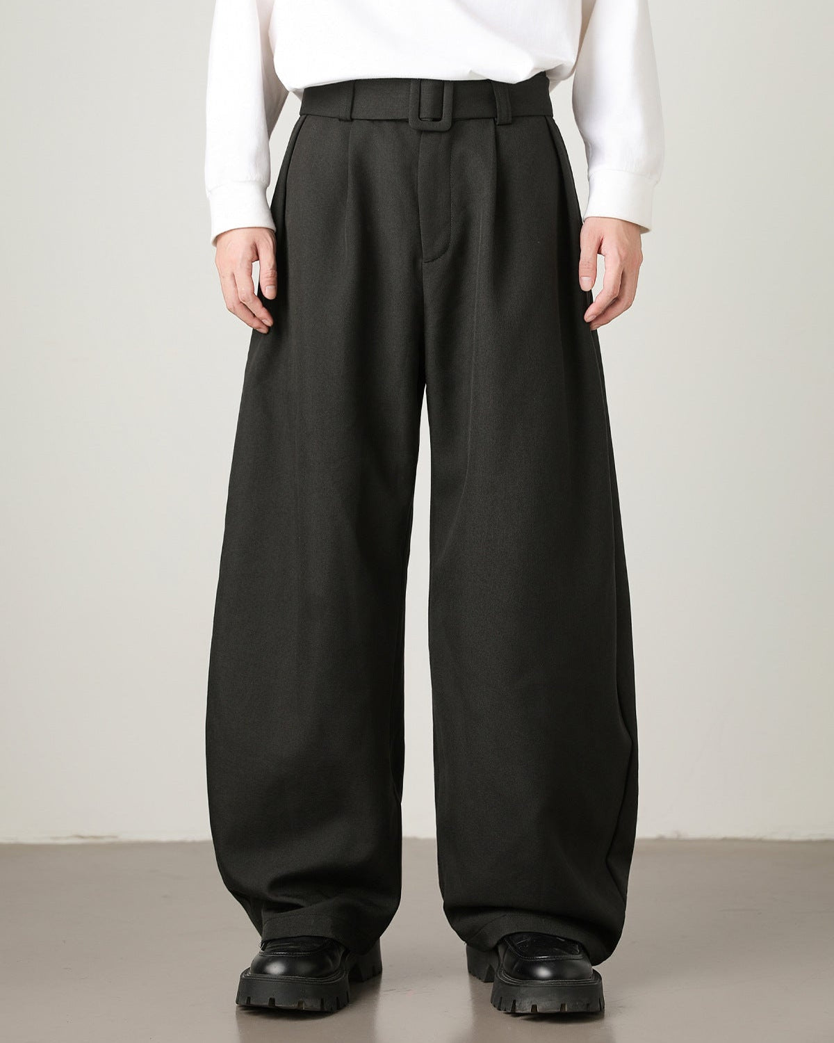 Field Pleat Trouser