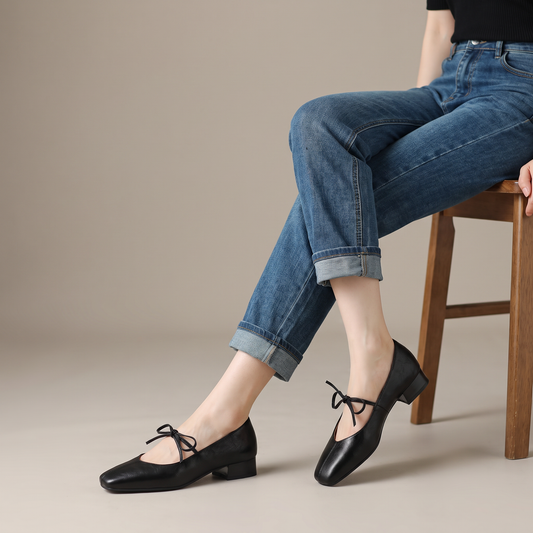 Livia pumps met vierkante neus en strikband