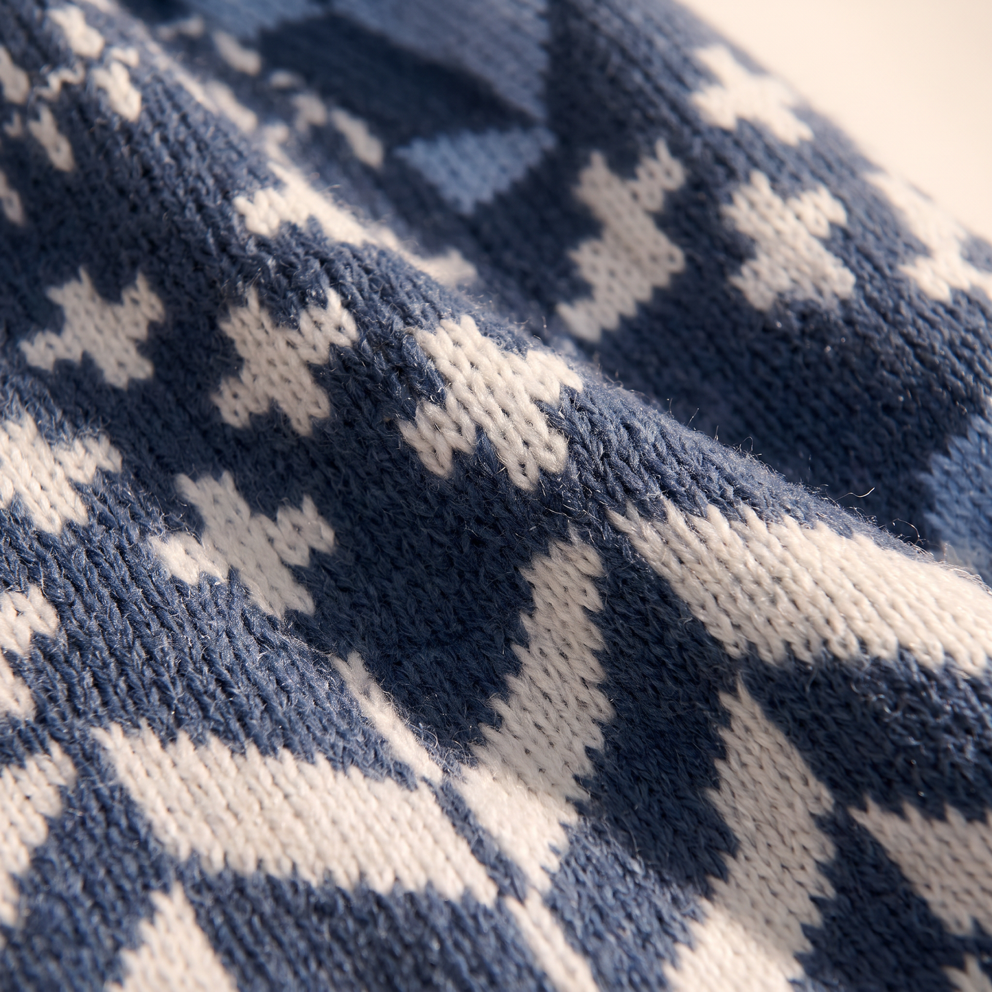 Saskia vest met geometrisch dessin en trekkoord
