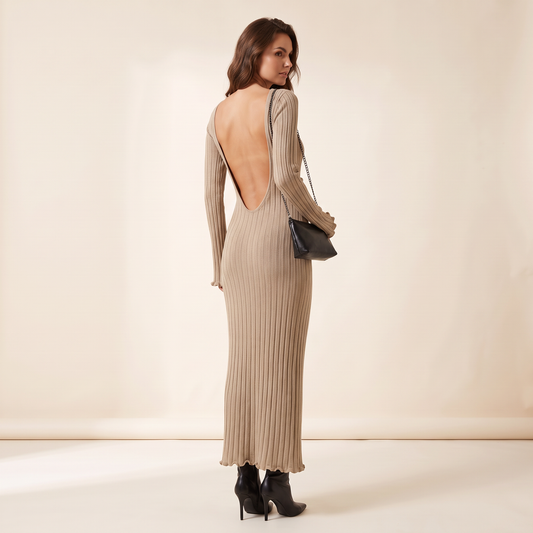 Solenne geribde maxi-jurk met open rug