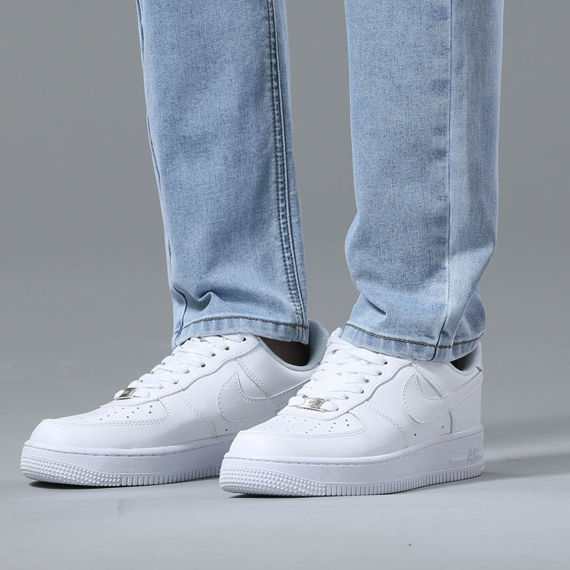 Men’s Light Wash Straight Fit Denim Jeans