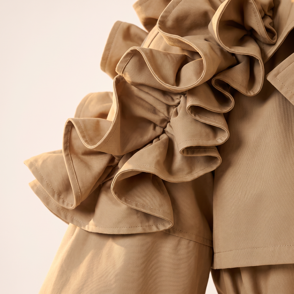 Arlette trenchcoat met ruches