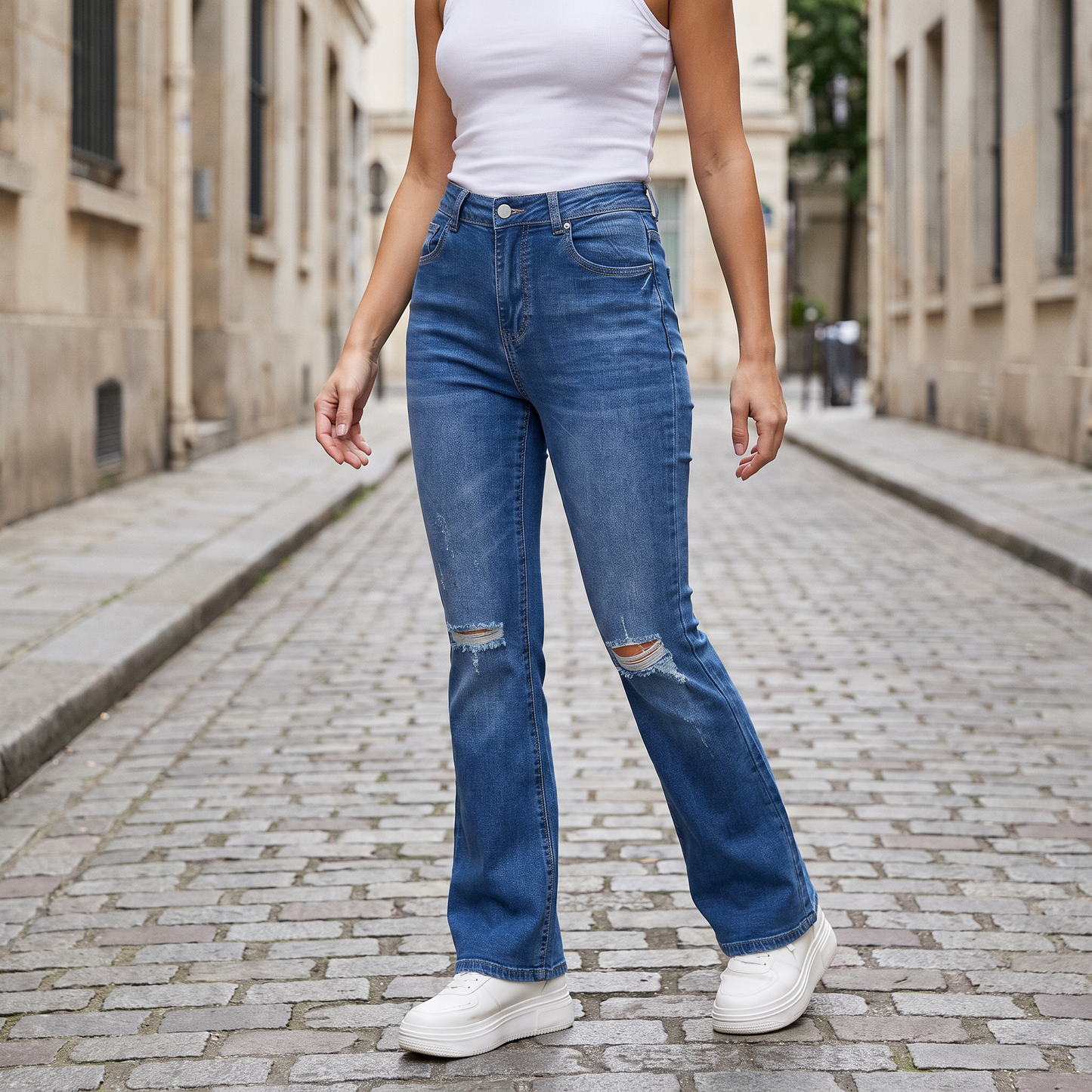 Romy Flare Jeans met Knie-Details