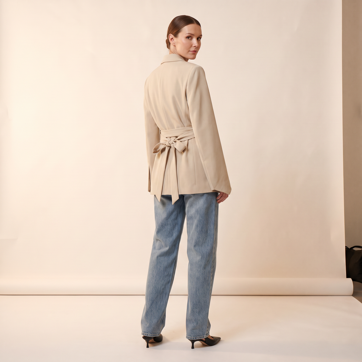 Celandra blazer met brede tailleband