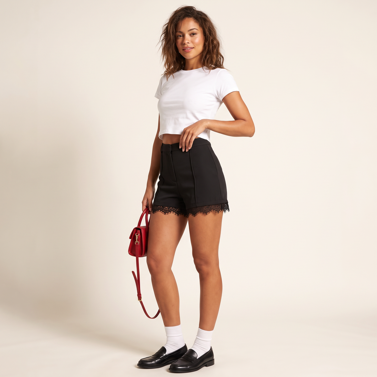 Cevina short met kanten zoom