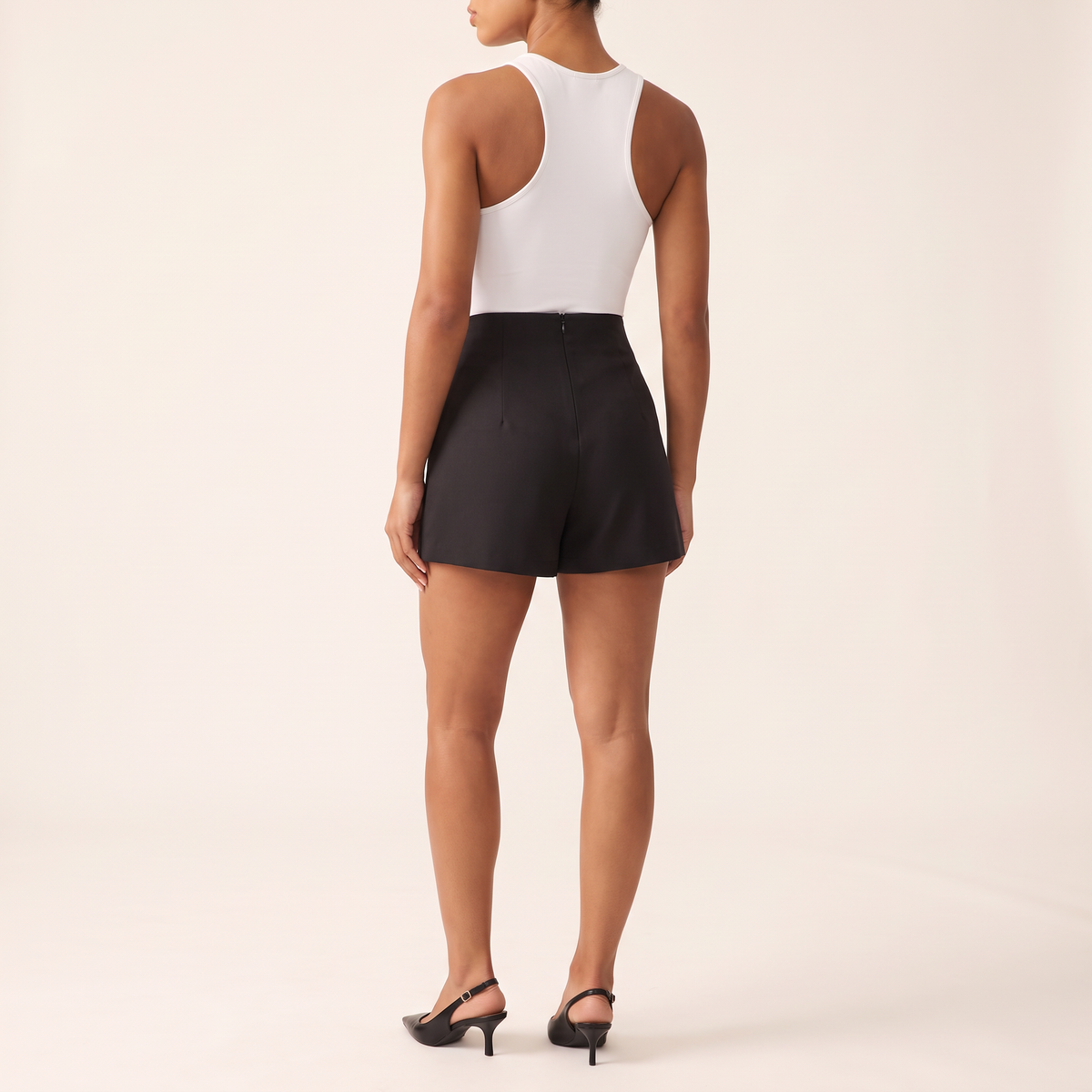 Corvella geplooide short met gekruiste tailleband