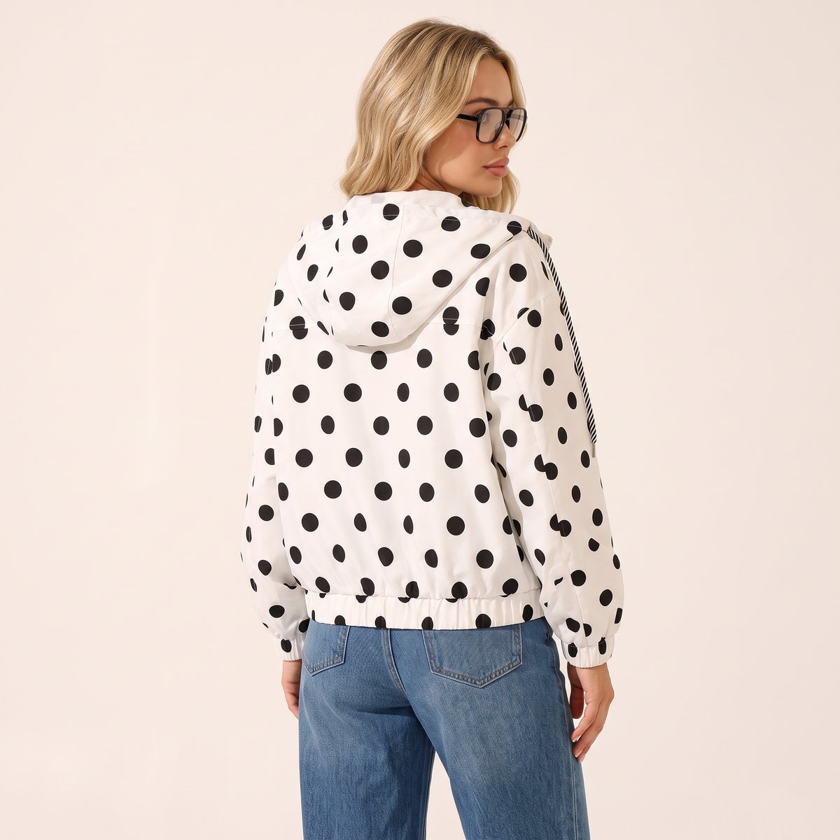 Delmira Jas met Capuchon en Stippen
