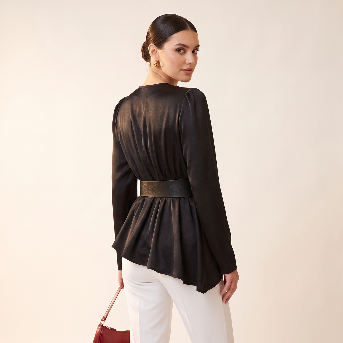 Evelora overslagblouse met ceintuur en peplum