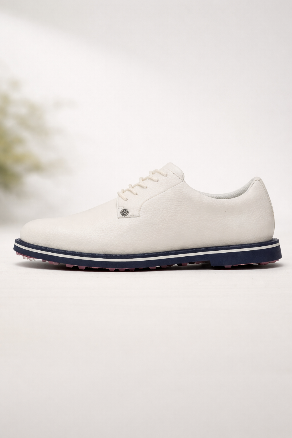 Classic Grip Sole Golf Shoes