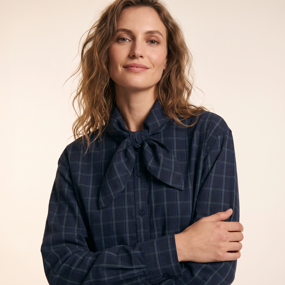 Ismera geruite blouse met strikhals