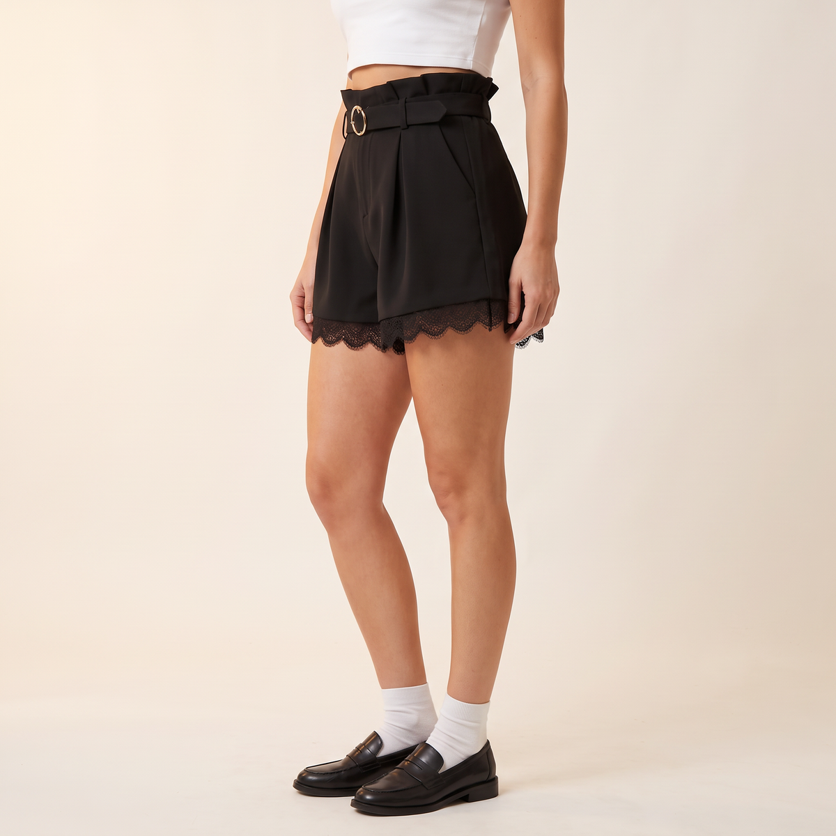 Jessara paperbagshorts met kanten zoom