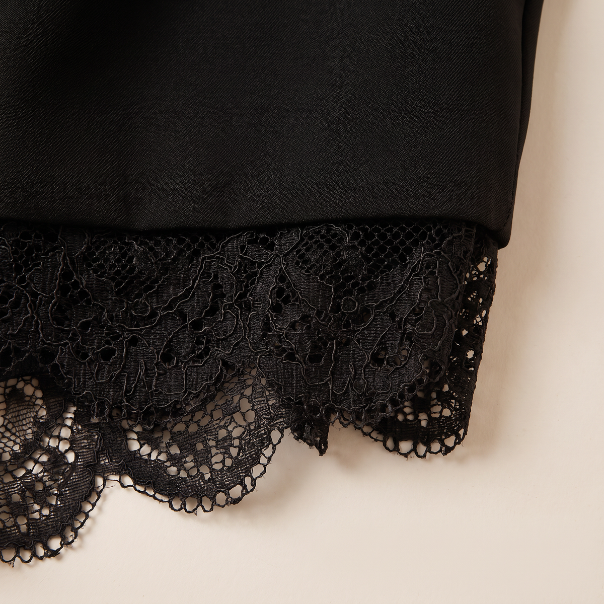 Jessara paperbagshorts met kanten zoom