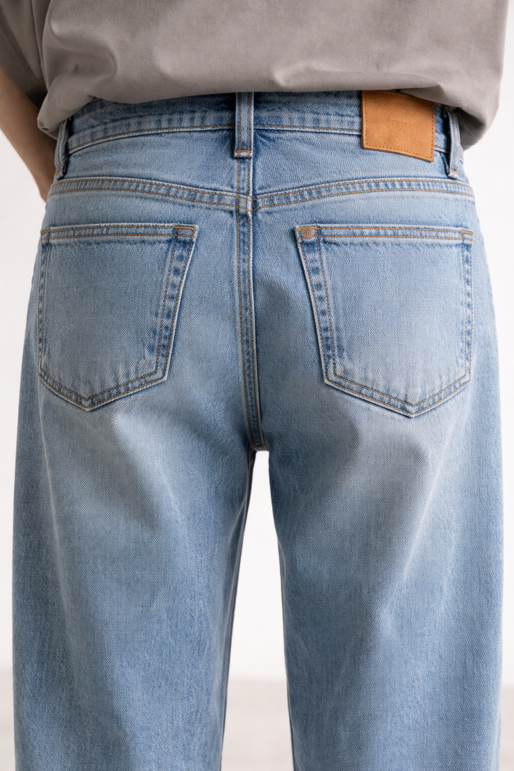 Light Wash Wide-Leg Denim Pant