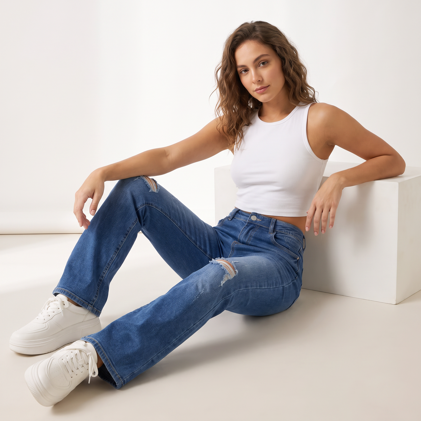Romy Flare Jeans met Knie-Details