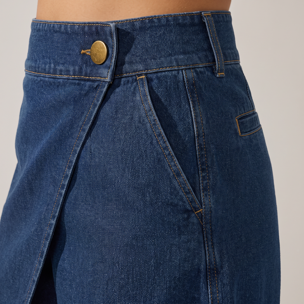 Maevra denim bermudashort met overslag