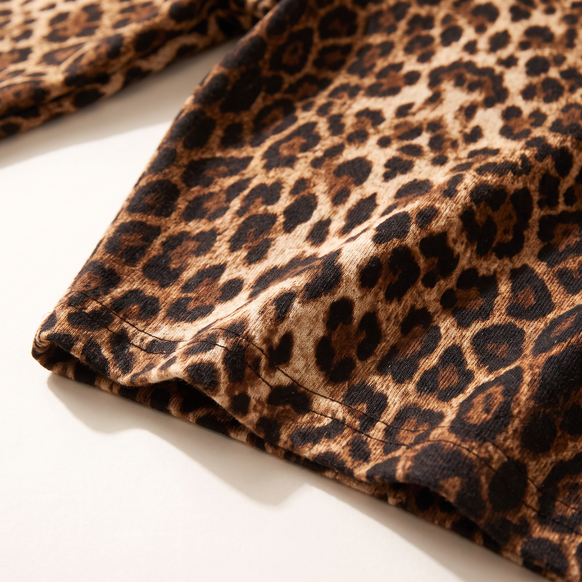 Zalara set met luipaardprint en uitlopende broek
