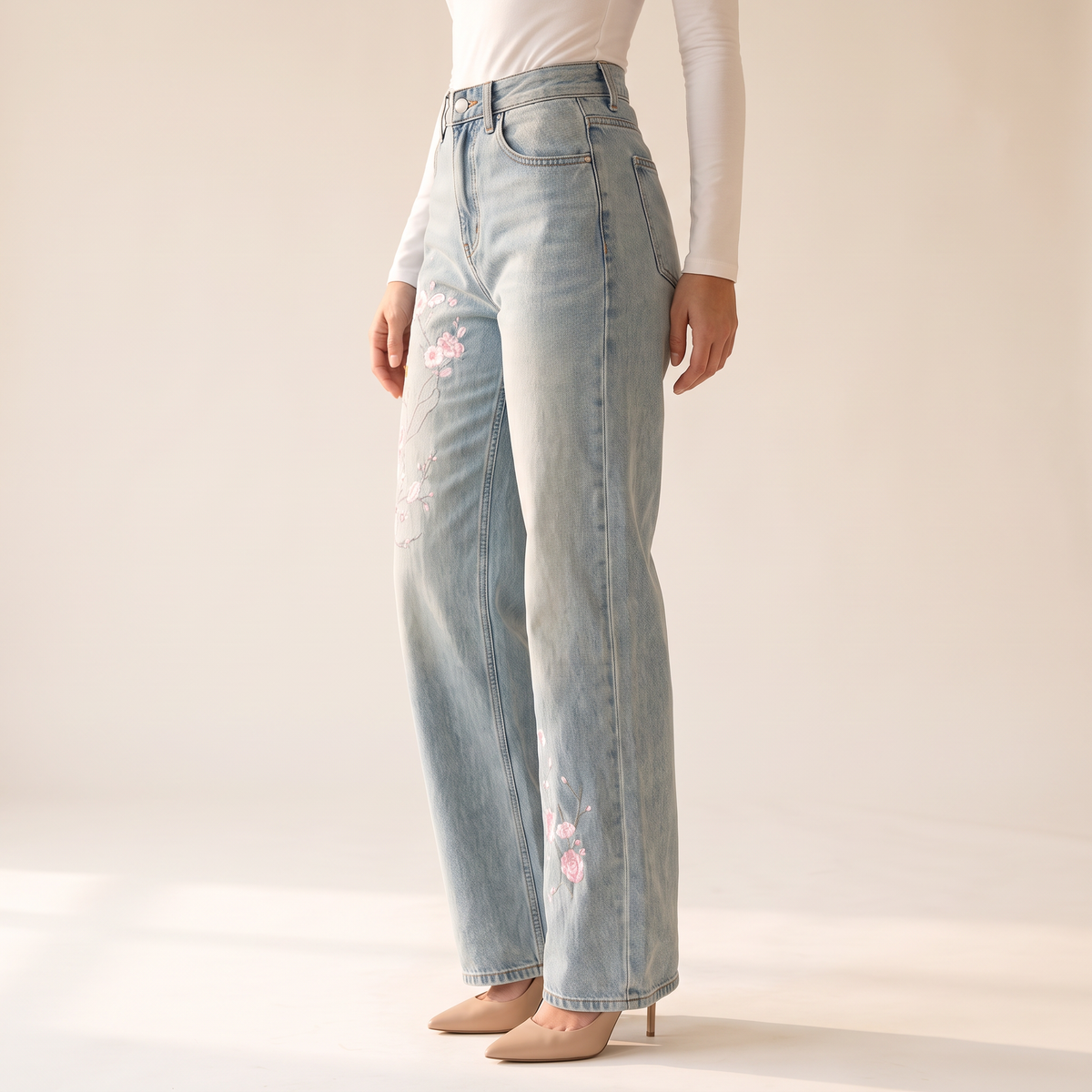 Rosenda jeans met wijde pijpen en bloemenborduursel
