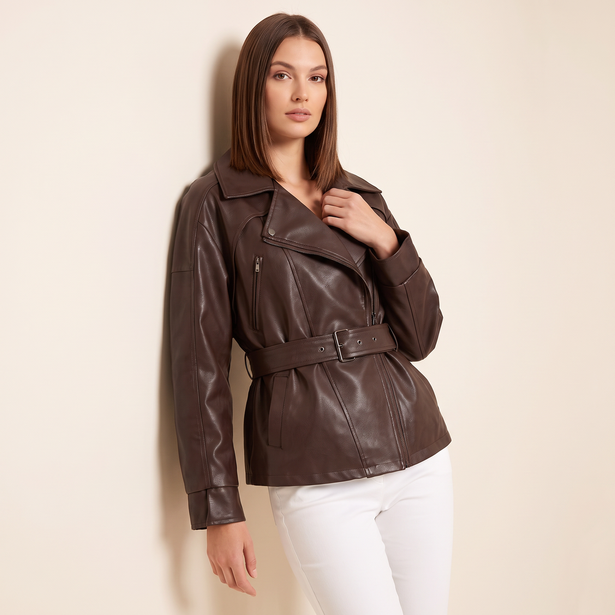 Allegra bikerjack van imitatie-PU met ceintuur