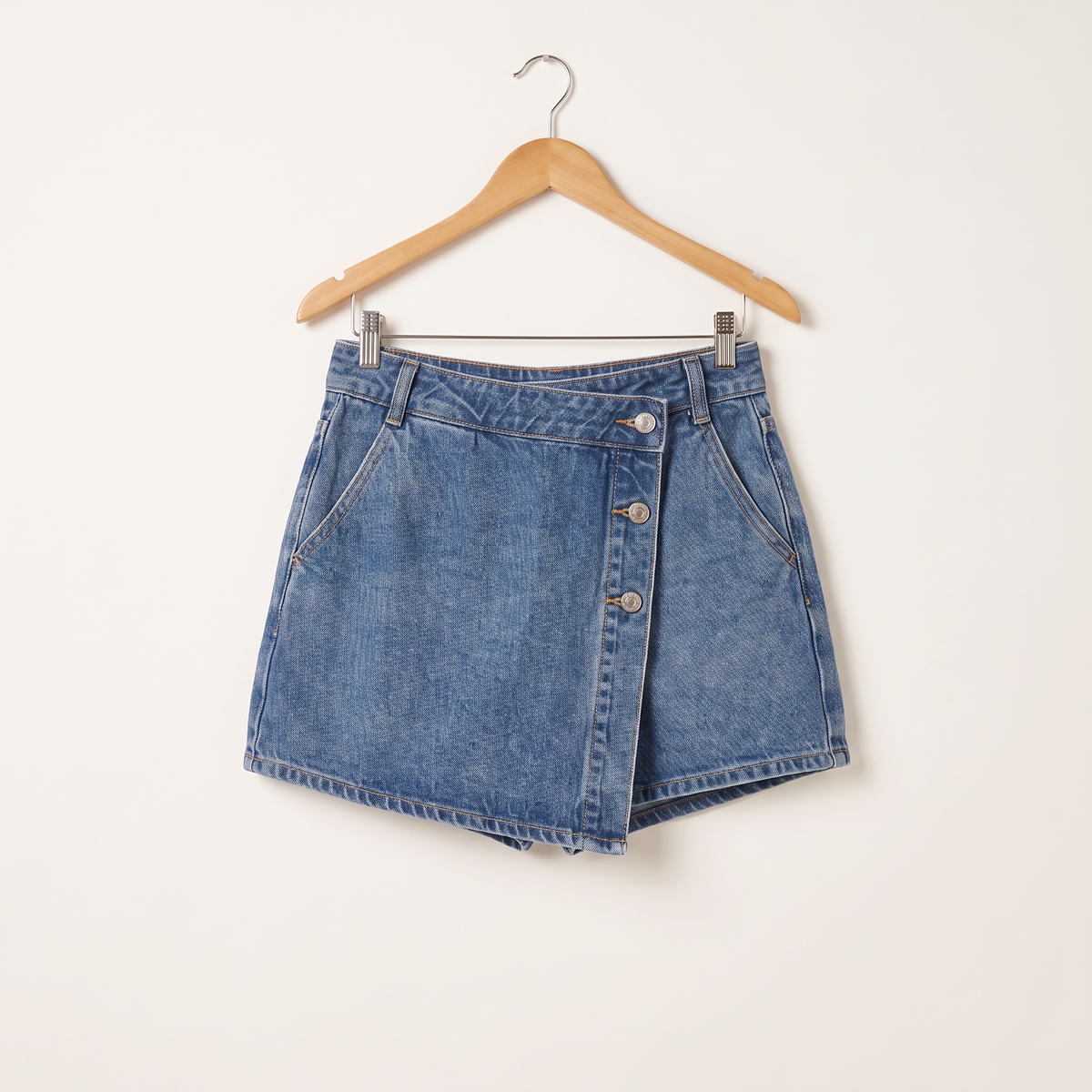 Kavelle skort met overslag en denimeffect