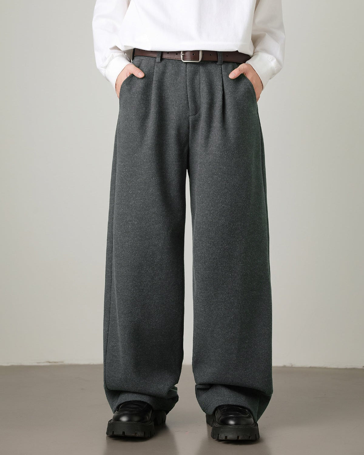Core Pleat Trouser