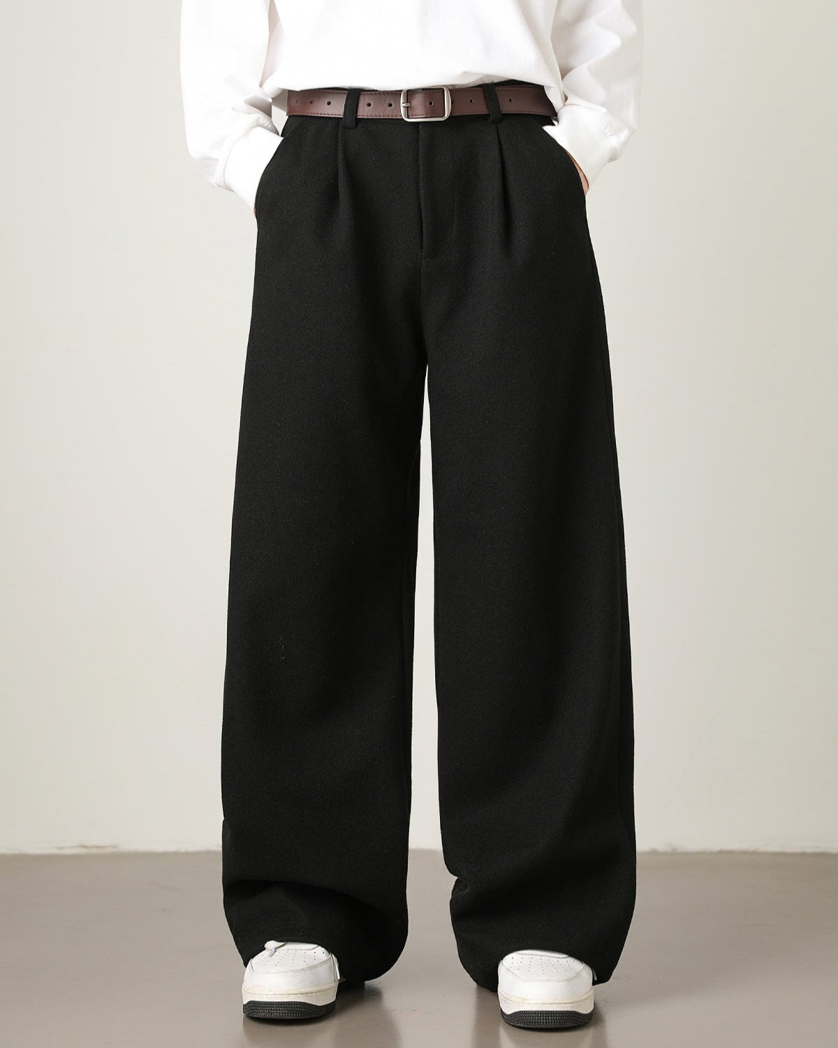 Core Pleat Trouser