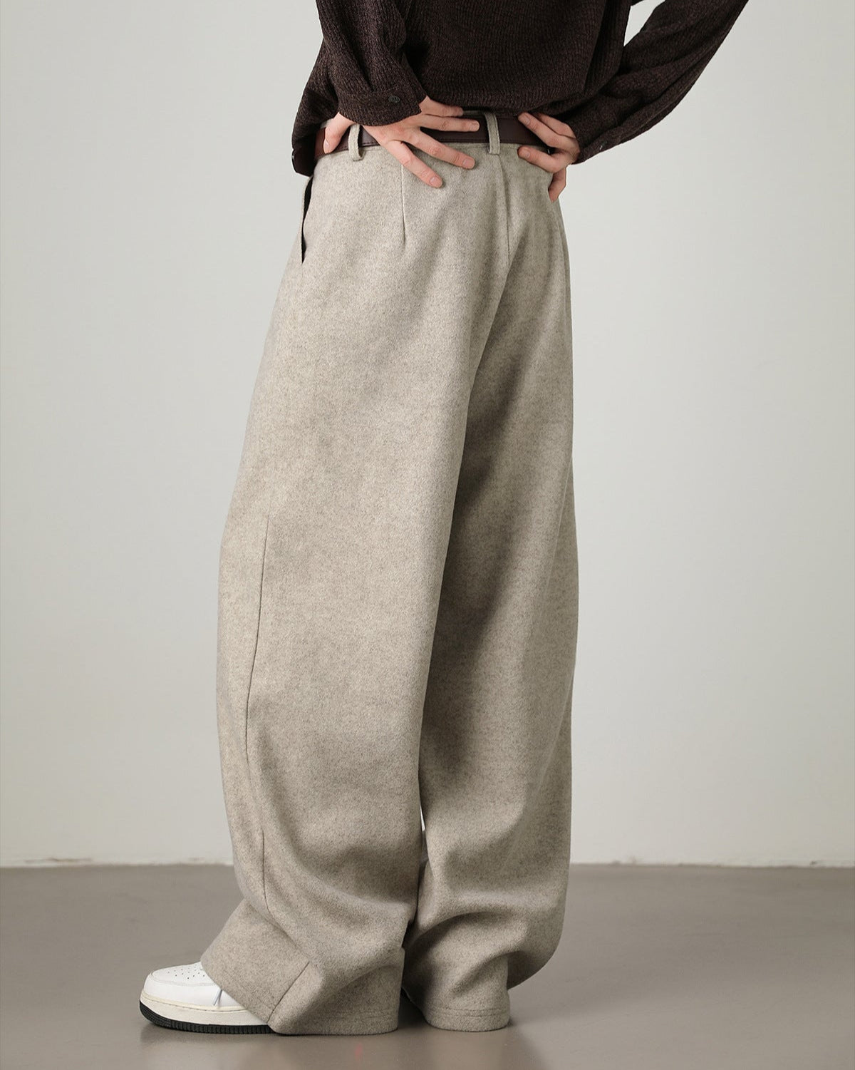 Core Pleat Trouser