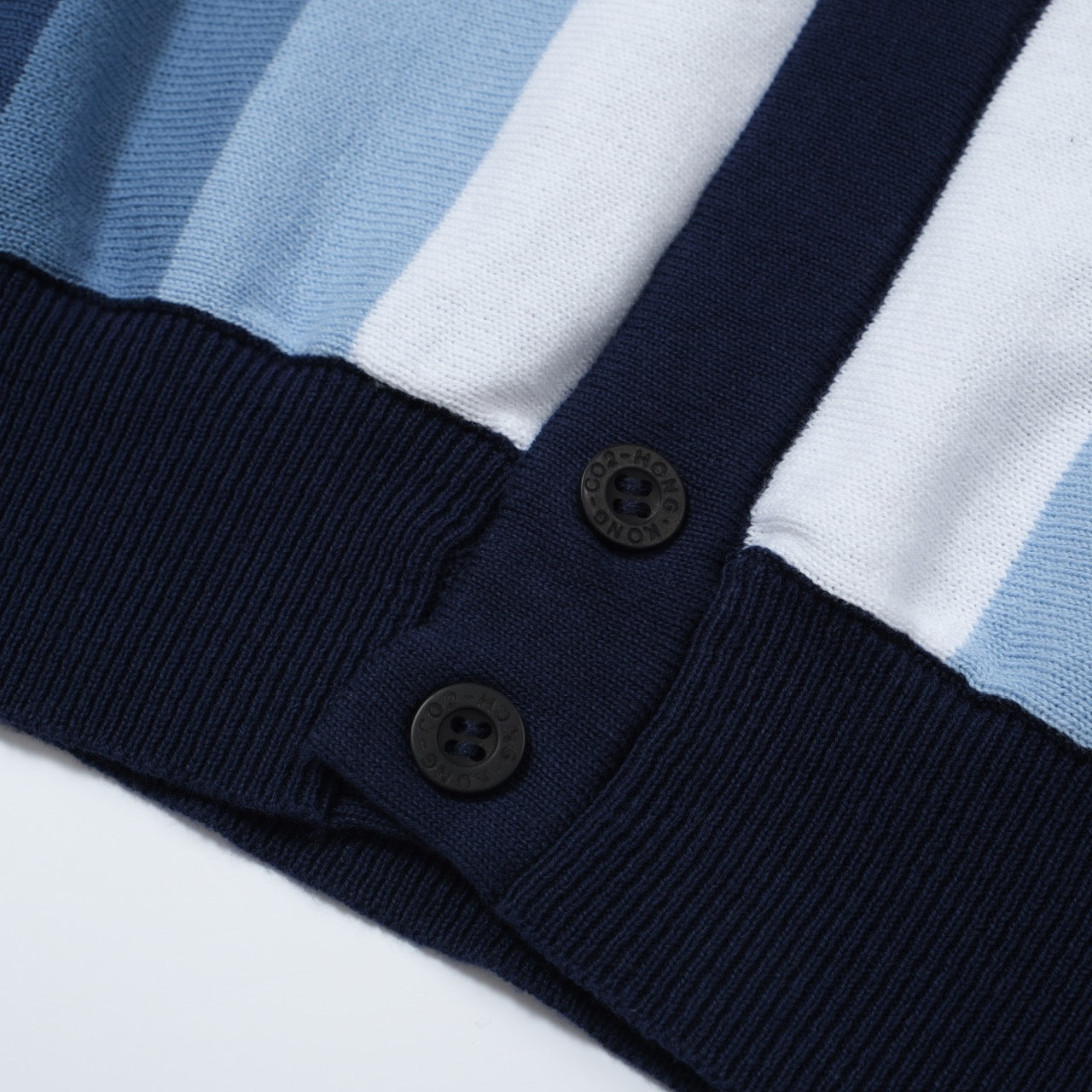 Men’s Short Sleeve Knit Polo Shirt With Vertical Blue And White Stripe Pattern