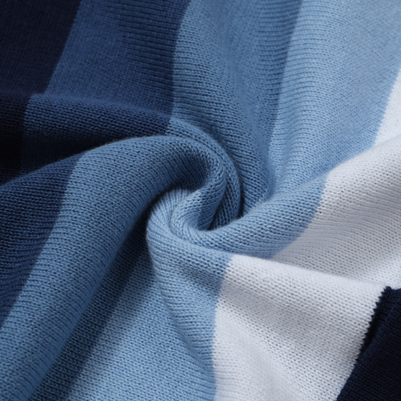 Men’s Short Sleeve Knit Polo Shirt With Vertical Blue And White Stripe Pattern