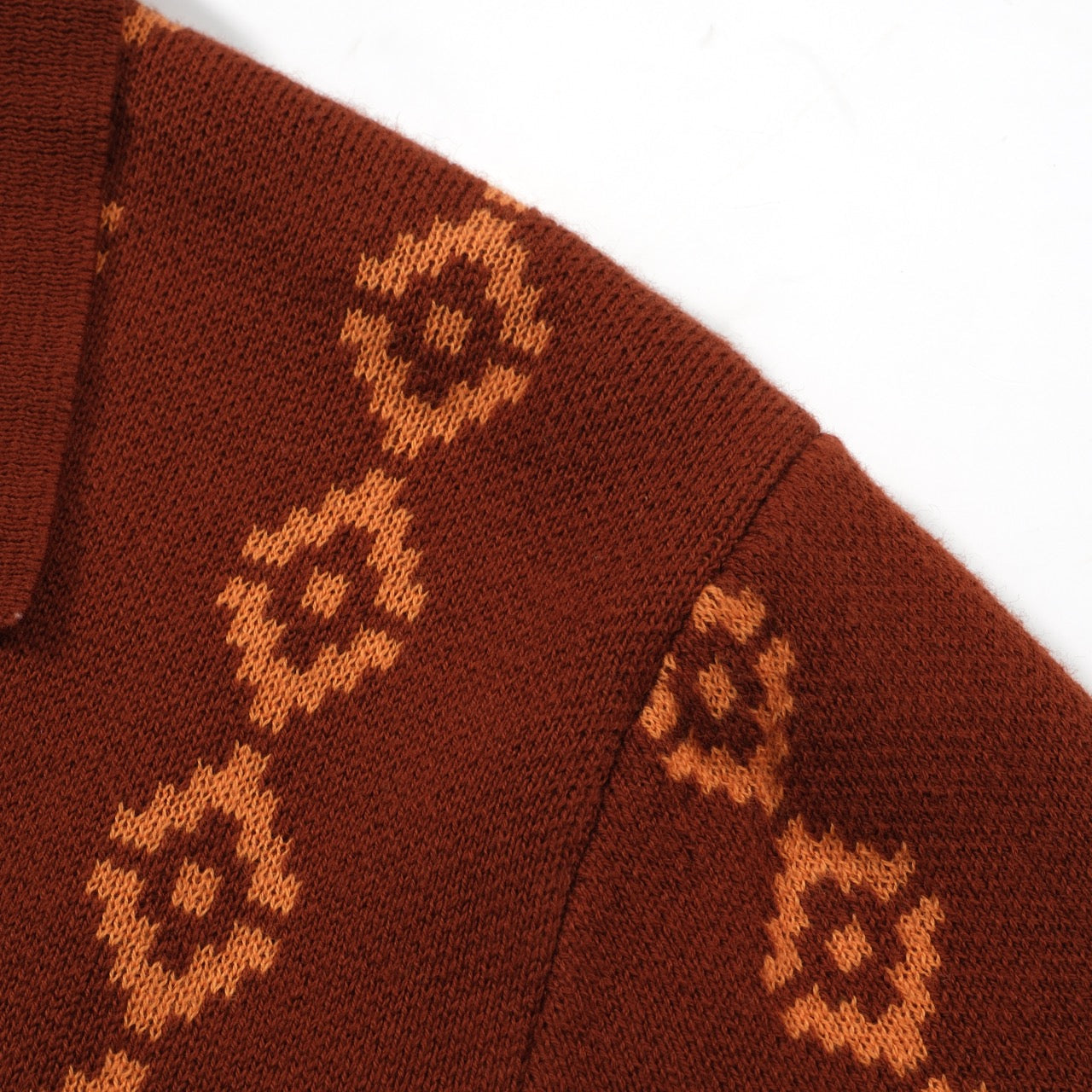 Men’s Brown Knit Short Sleeve Polo Shirt With Geometric Pattern