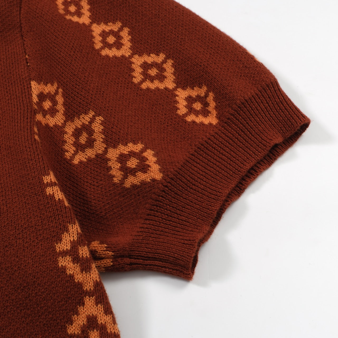 Men’s Brown Knit Short Sleeve Polo Shirt With Geometric Pattern