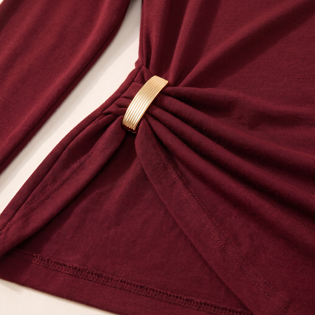 Orella asymmetrische top met ringdetail
