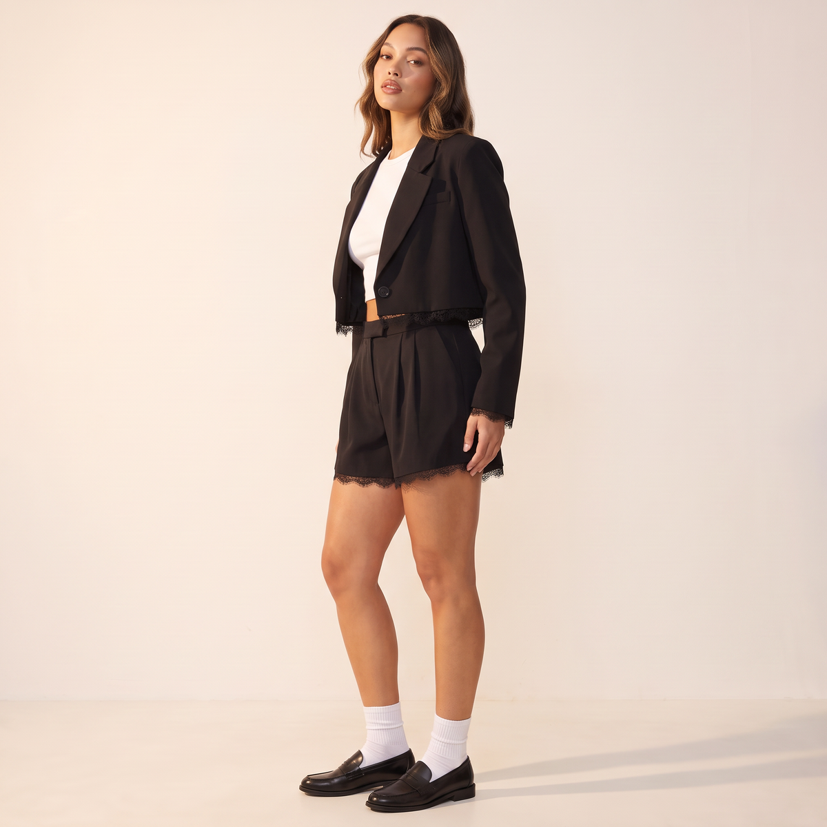 Orvella set met blazer en short met kanten afwerking