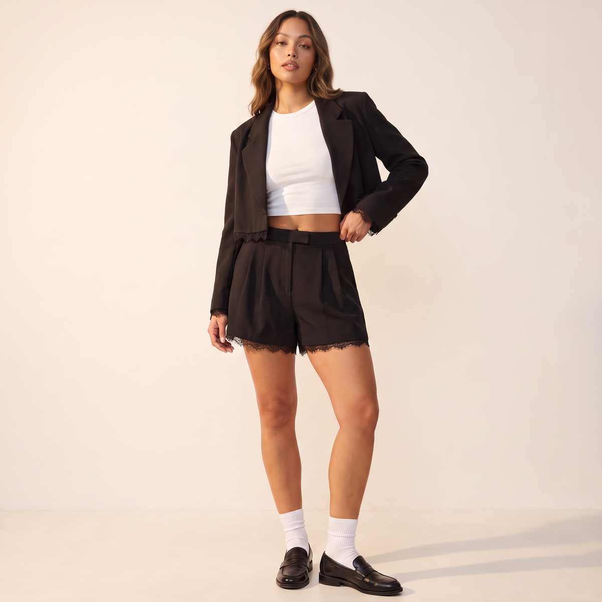 Orvella set met blazer en short met kanten afwerking