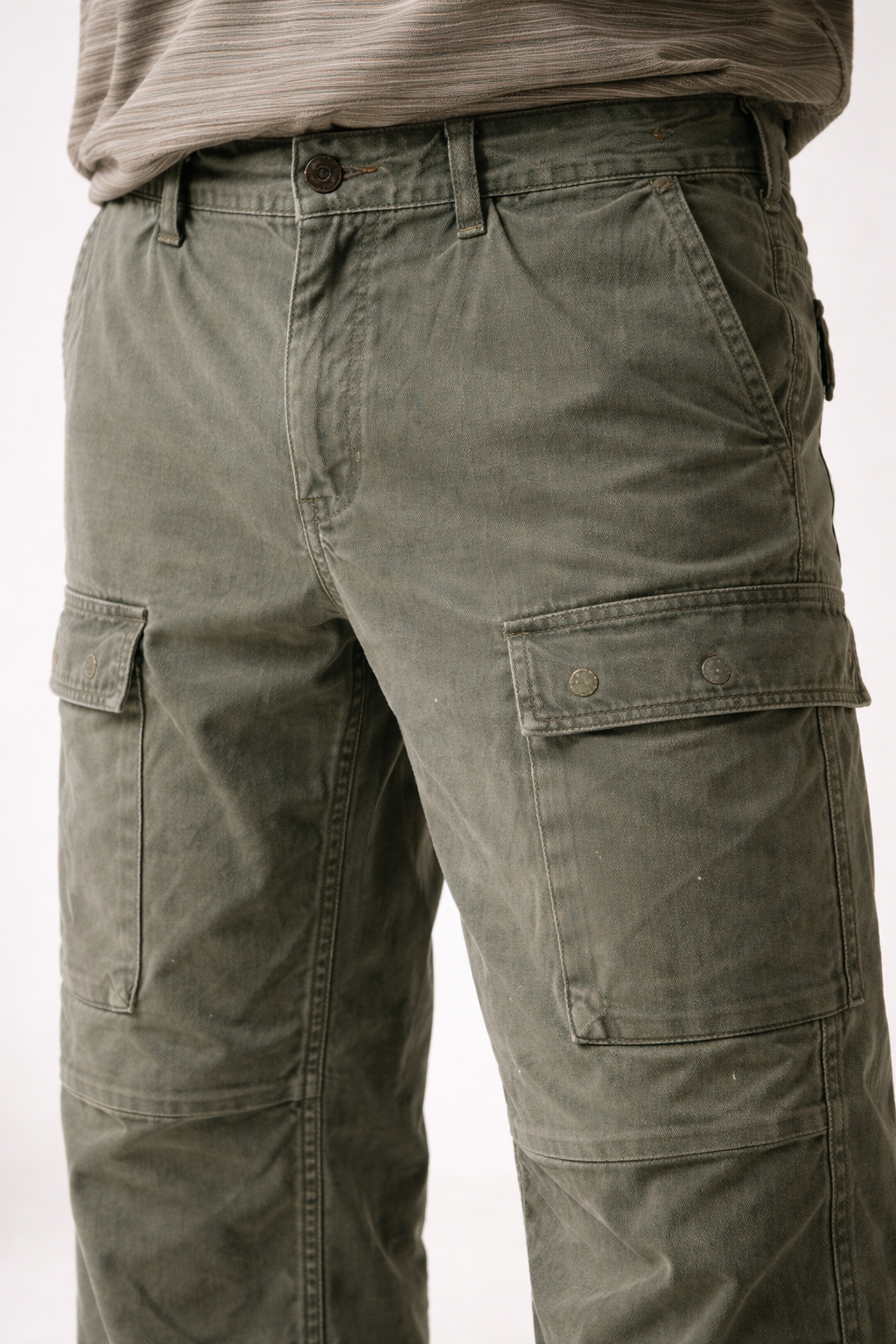 Men’s Cargo Pants With Straight Fit Utility Pockets And Structured Design