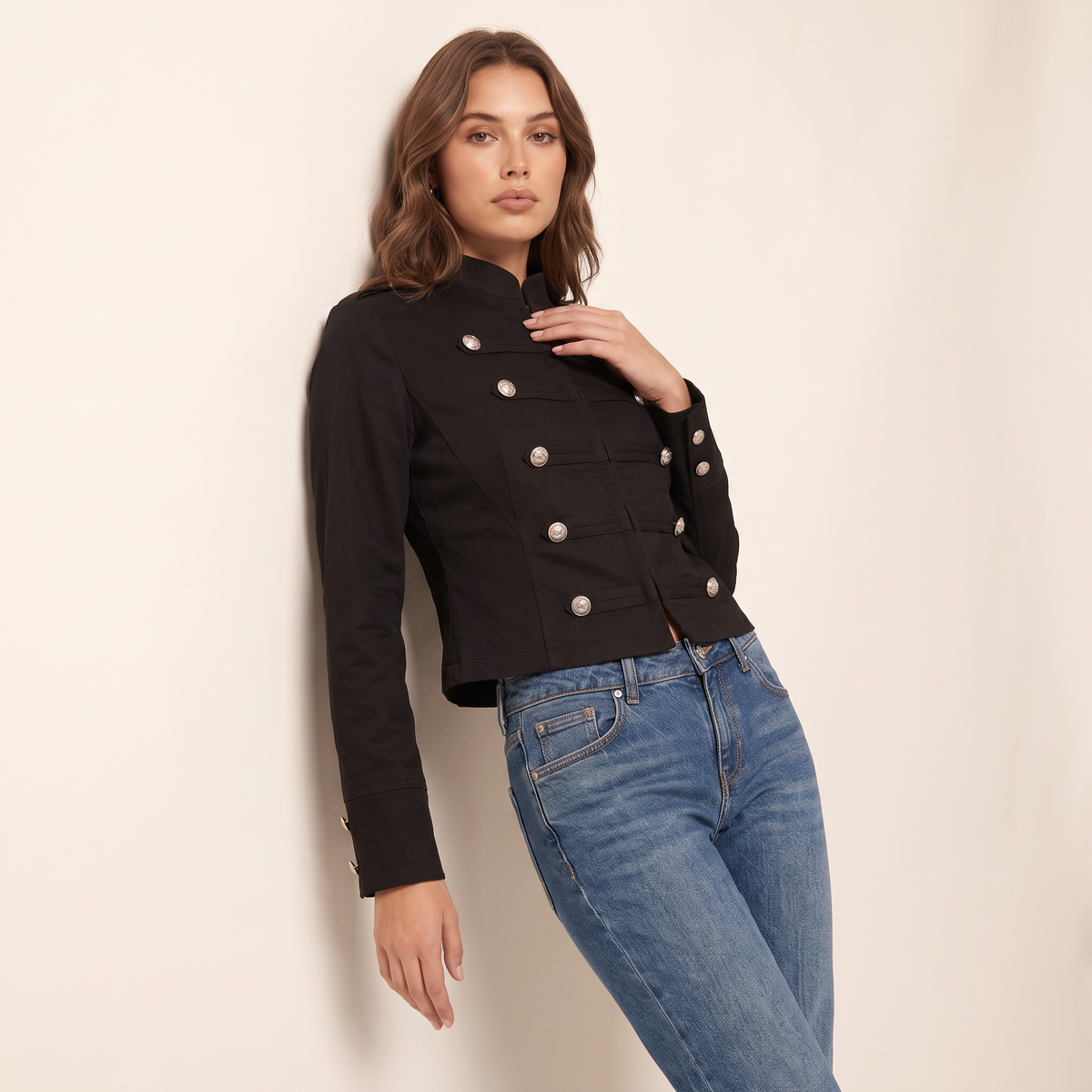 Ravena jack met knoopdetails