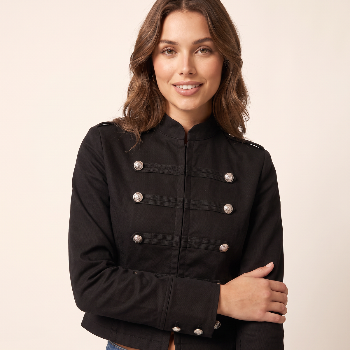 Ravena jack met knoopdetails