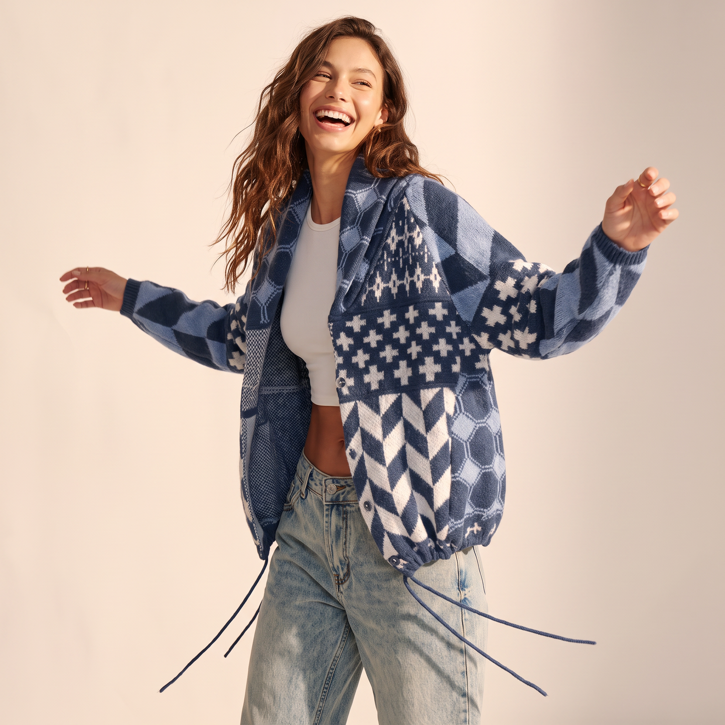 Saskia vest met geometrisch dessin en trekkoord