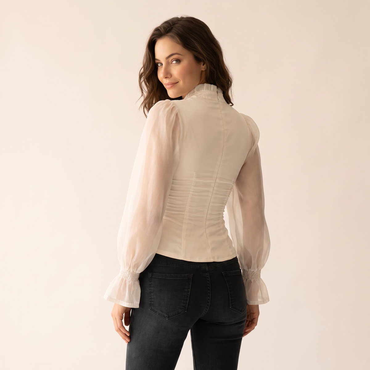 Seraphine blouse met transparante mouwen en corsetvorm