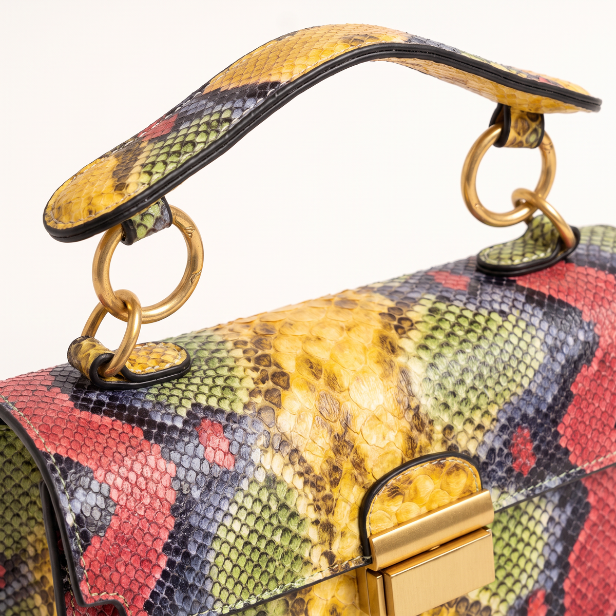 Solvaya crossbodytas met slangenprint