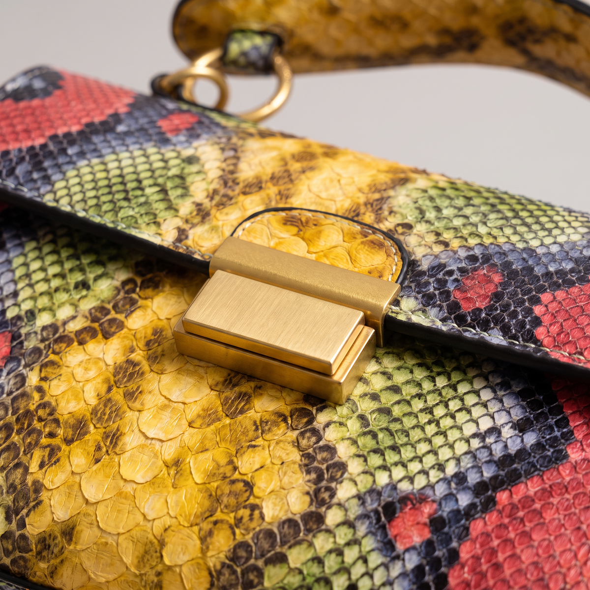 Solvaya crossbodytas met slangenprint