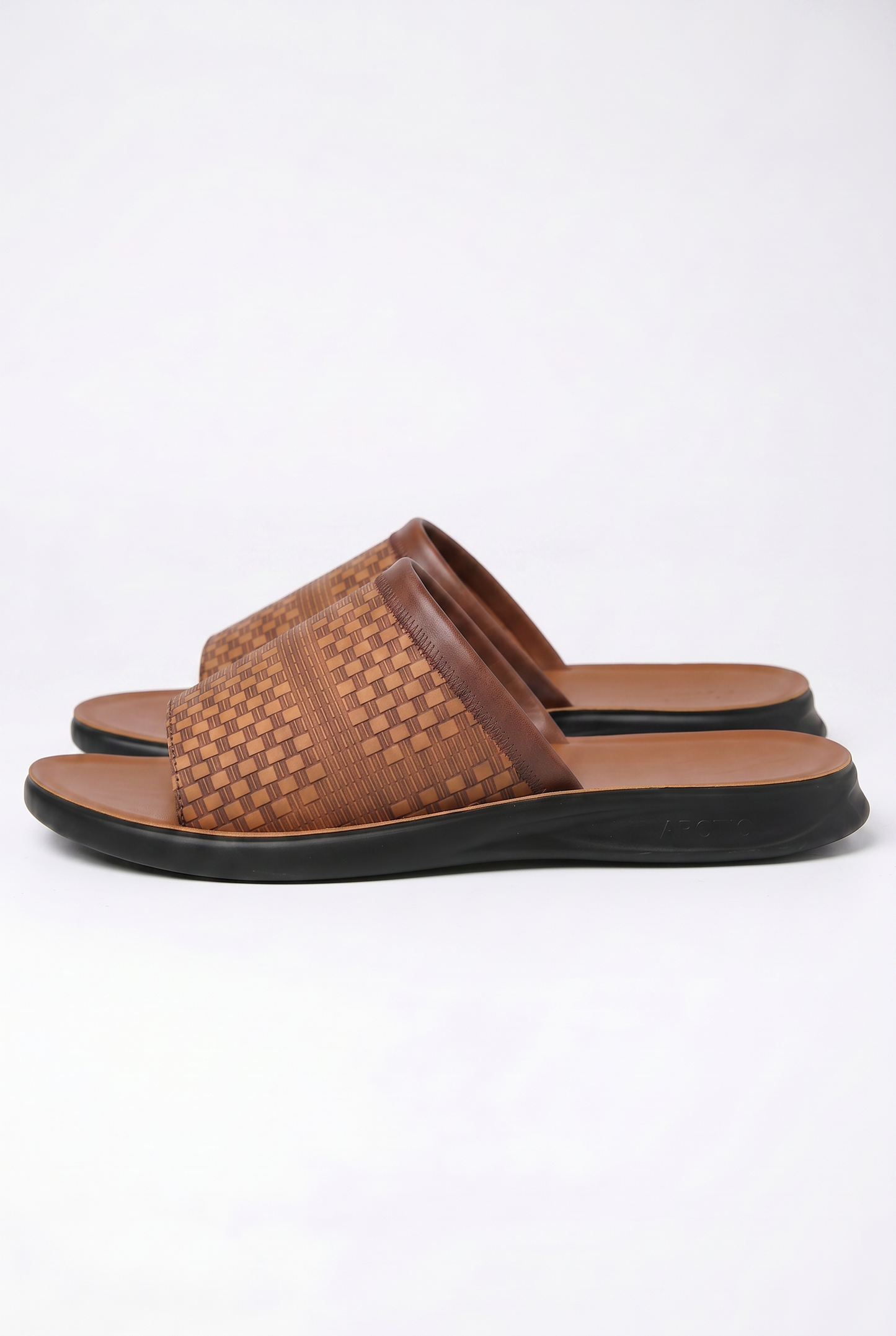 LoungeLux Comfort Slides