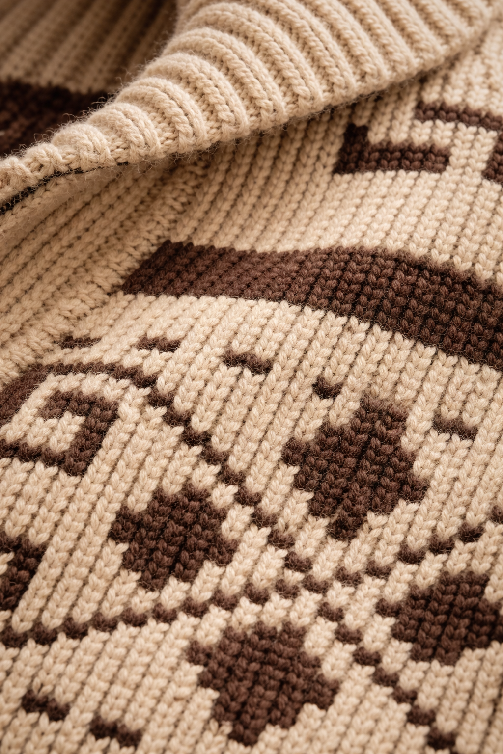 Men’s Pattern Knit Zip Cardigan Sweater with Textured Yarn Design