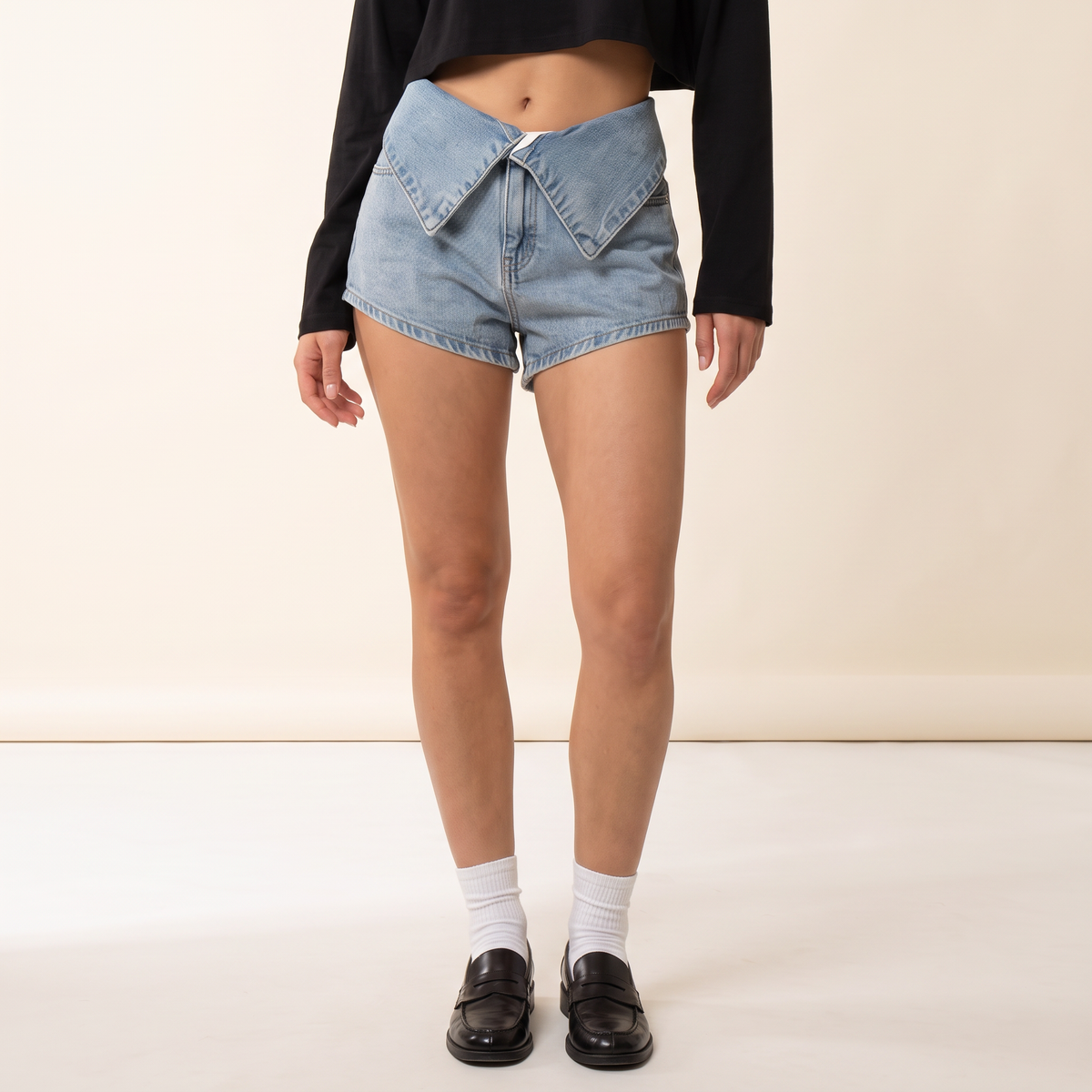 Zephyra short met omgeslagen taille en denimeffect