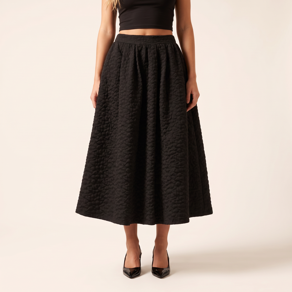 Zinnara Zwarte Maxi-Rok met Textuur en Plooien