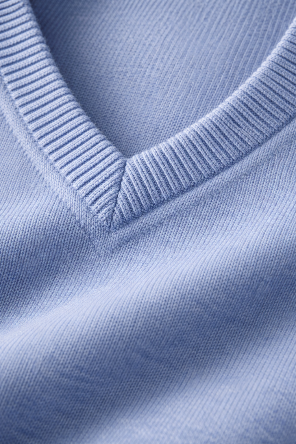 Men’s V-Neck Fine Knit Shirt