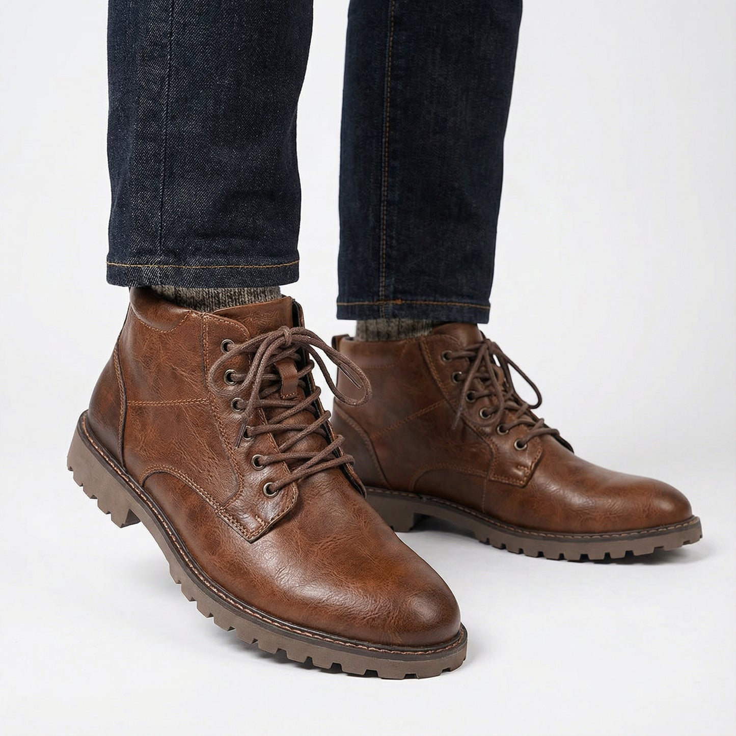 Men’s Rugged Lace-Up Ankle Boots With Structured Leather Finish