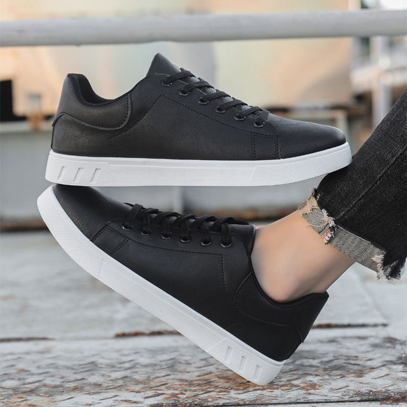 Men’s Suede Low-Top Sneaker