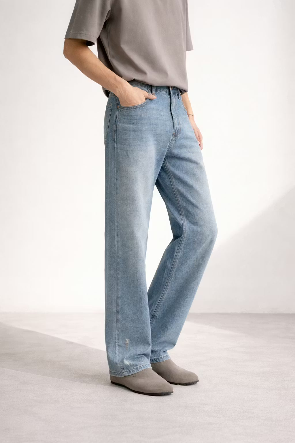 Light Wash Wide-Leg Denim Pant