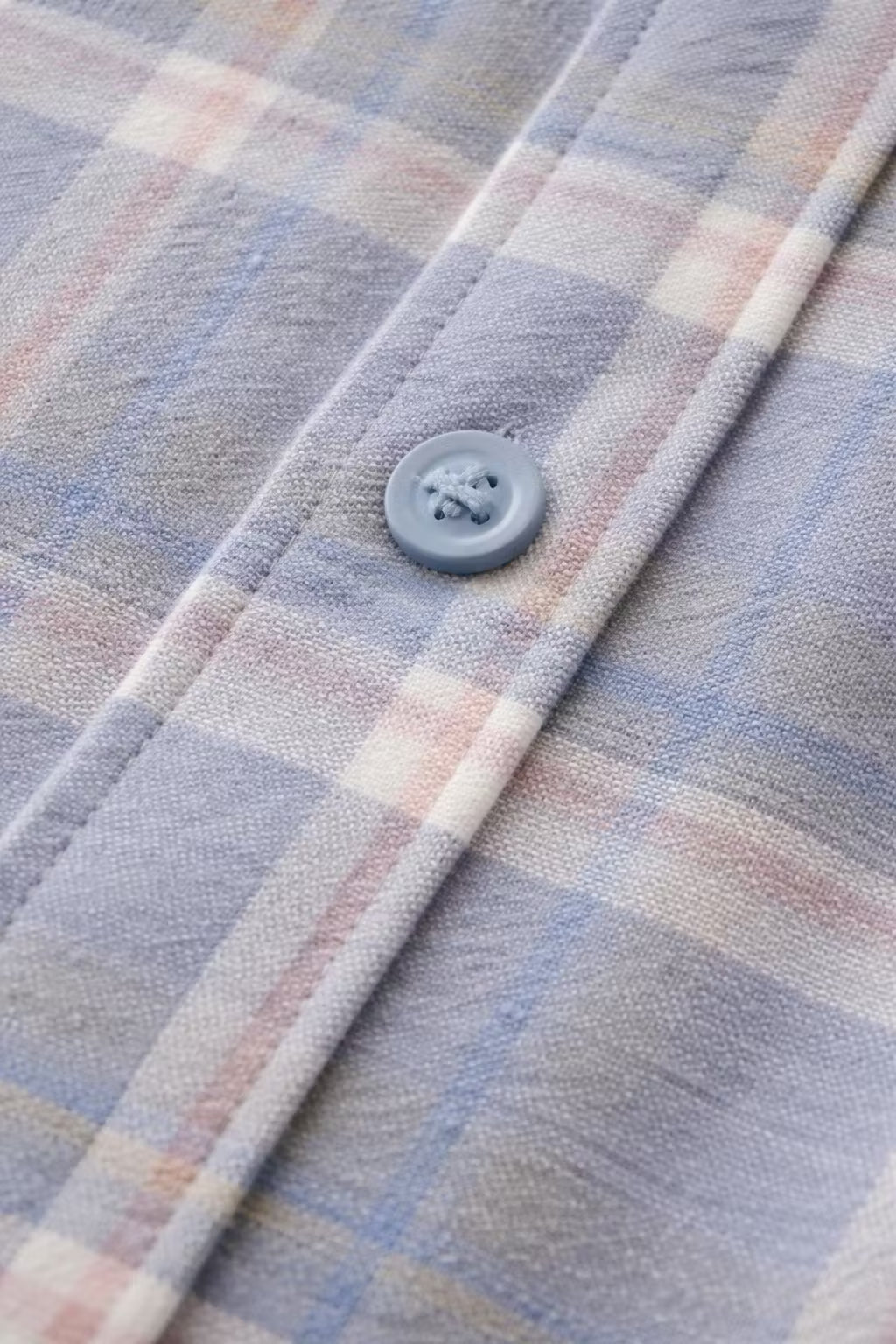 Men’s Light Plaid Long Sleeve Button Up