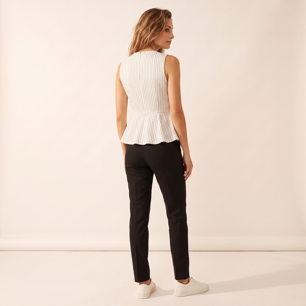 Zara mouwloze top met knopen